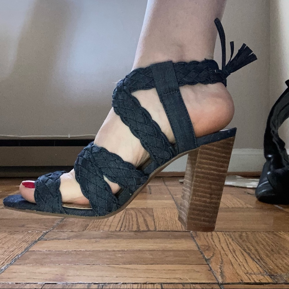 Bcbg strappy blue sandals
